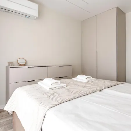 Apartman Tech Park & Glam 1bdrm Free Parking Fast Wifi *